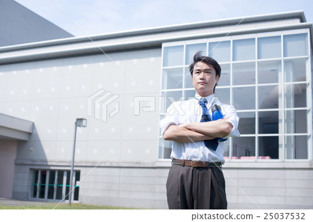Business people to refresh outdoors 25037532