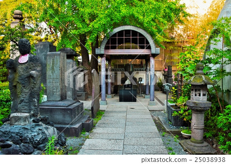 Tomb of the Mouse Small Town (Rat Small Buddhist Monk no Yoshiyoshi) & Salt Jizo Mugen Temple Hentai Temple (Sumida Ward, Tokyo) Tomb of the Mouse Small Town (Rat Small Buddhist Monk no Yoshiyoshi) & Salt Jizo Mugen Temple Hentai Temple (Sumida Ward, Tokyo) 25038938
