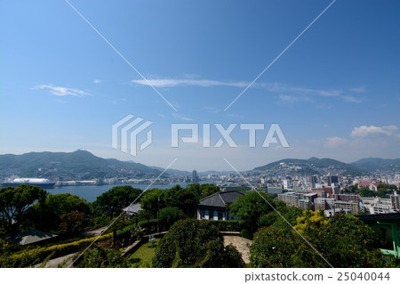 Old grabber housing and Nagasaki harbor Old grabber housing and Nagasaki harbor 25040044