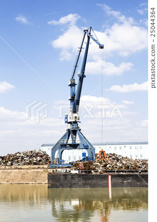 Harbor crane and scrap metal 25044364