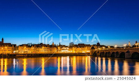 Cityscape of Maastricht, the Netherlands Night view Cityscape of Maastricht, the Netherlands Night view 25045024