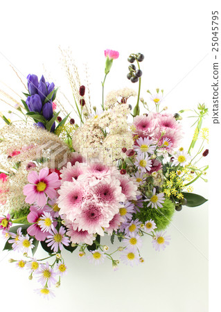 Spray mum and autumn flower arrangement (diagonal vertical part) 25045795