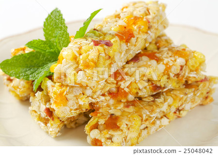 Cereal fruit bars Cereal fruit bars 25048042