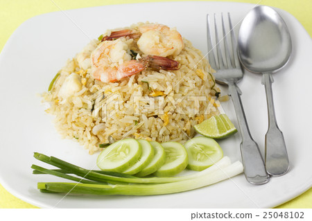 图库照片: stir fried rice with shrimp