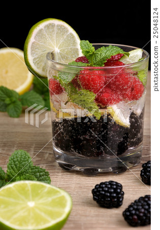 Lemonade with berries Lemonade with berries 25048124