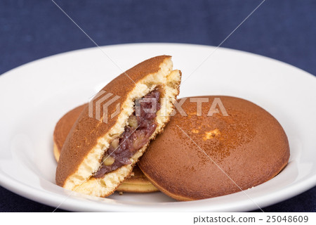 Dorayaki, blue, side 2 25048609
