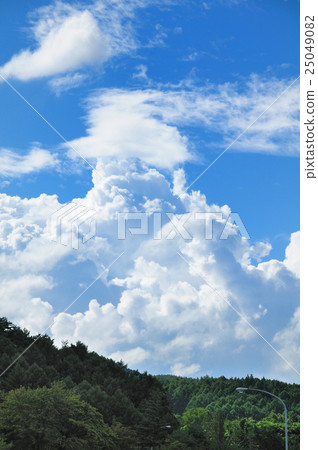 Spring summer clouds 25049082