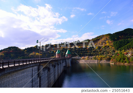 Autumn leaves of Sasawura Town Naruto dam Autumn leaves of Sasawura Town Naruto dam 25051643