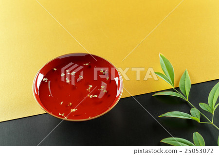 包括慶祝金葉（新年，國際） 25053072