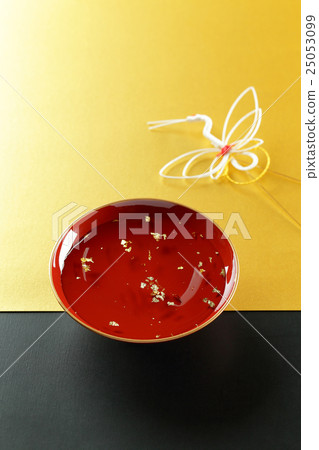 包括慶祝金葉（新年，國際） 25053099