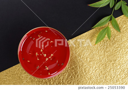 包括慶祝金葉（新年，國際） 25053390