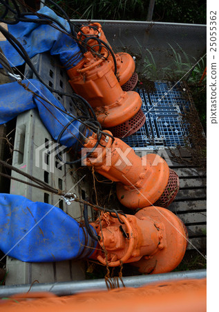 Industrial wastewater pump installed temporarily in preparation for rising of river 25055362