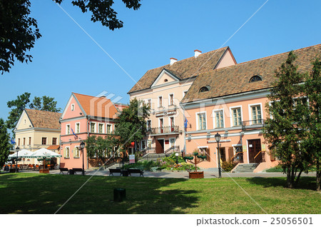 Old houses with tiled roofs in old part of Minsk 25056501