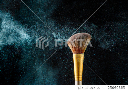 Brush with crumble shadows on black empty Brush with crumble shadows on black empty 25060865