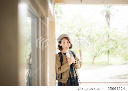 出女性肖像 25063224