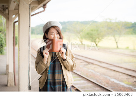 出女性肖像 25063403