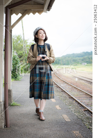 出女性肖像 25063412