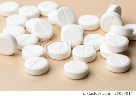 Round white pills Round white pills 25064014