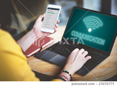 Online Network Wifi COmmunication Icon Concept 25070775