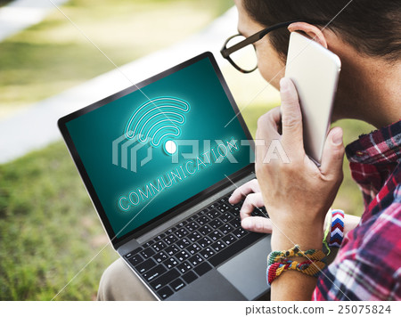 Online Network Wifi COmmunication Icon Concept 25075824