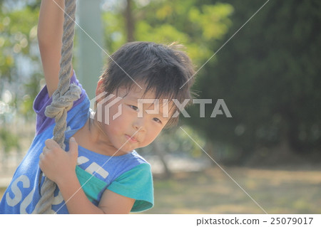 一個男孩的樣子 25079017