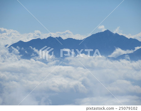 Kai Komagatake and Mt. 25079102