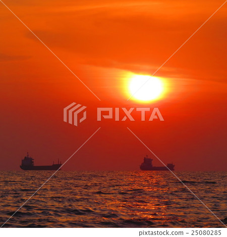 西子灣火紅夕陽之美 西子灣火紅夕陽之美 25080285
