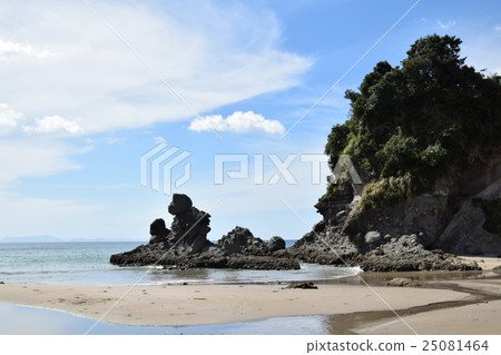 西方海岸 肥薩橙鐵道 猿岩關 人形岩 親子岩 薩摩仙台市 鹿兒島縣 25081464
