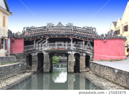 Japanese Bridge (Cau Chua Pagoda) Hoi An, Vietnam Japanese Bridge (Cau Chua Pagoda) Hoi An, Vietnam 25083879