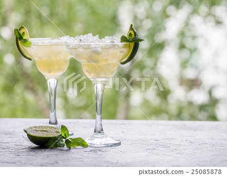 margarita cocktail with lime margarita cocktail with lime 25085878
