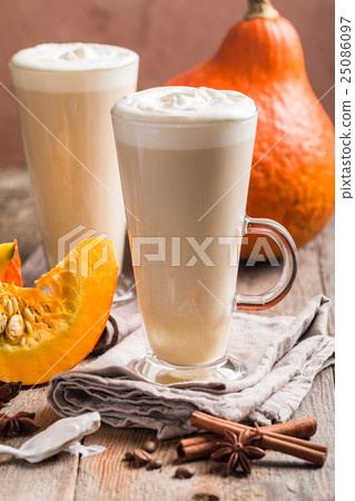 Pumpkin latte with whipped cream  25086097