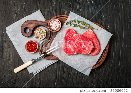 Raw fresh Tender Steak  25086632