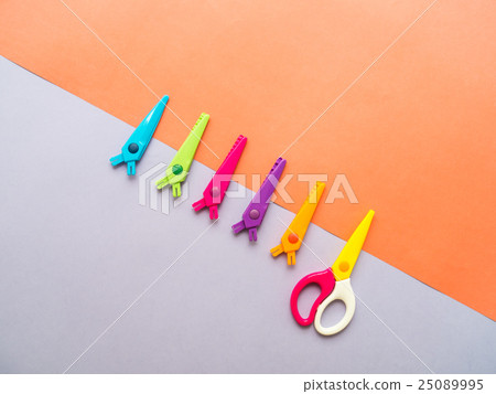 Colorful set of zigzag changable art scissors 25089995