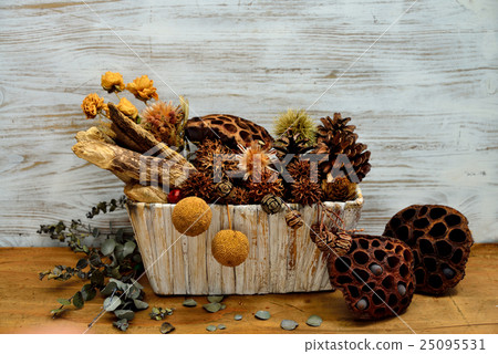 Tree nuts Tree nuts 25095531