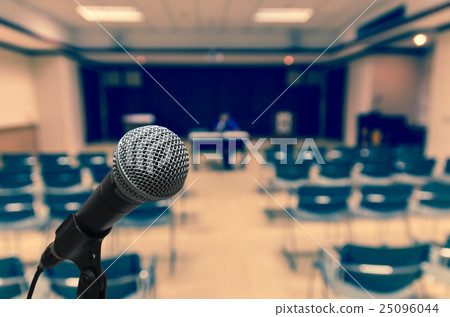 Meeting Blurred background at bright conference hall Meeting Blurred background at bright conference hall 25096044