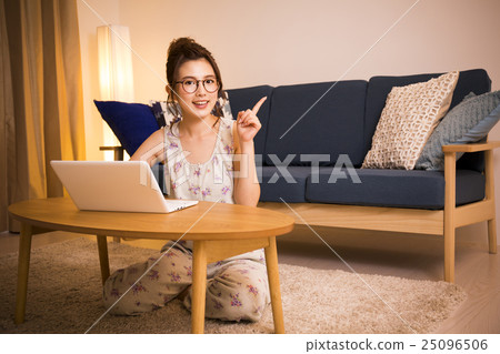 young woman young woman 25096506