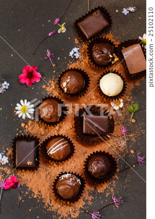 chocolate sweets 25102110