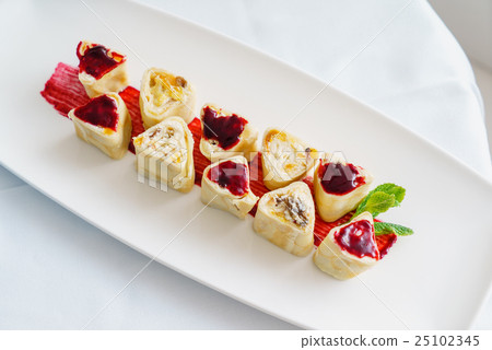 sweet rolls sweet rolls 25102345