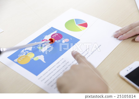 Business person, strategy meeting 25105814