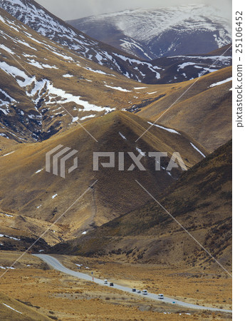 alpine mountain in waitaki district new zealand alpine mountain in waitaki district new zealand 25106452