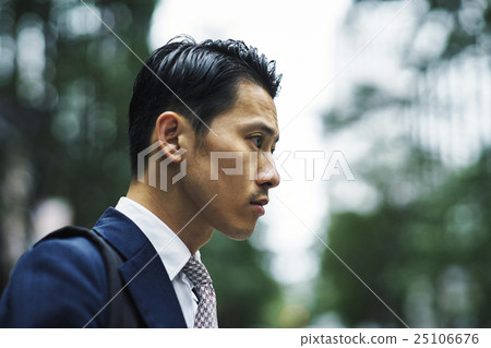 Businessman portrait 25106676