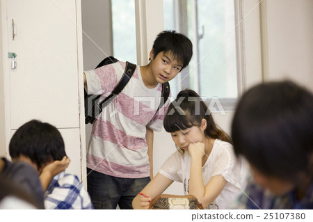 Elementary school class image 25107380