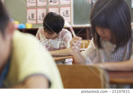 Elementary school test scenery Elementary school test scenery 25107631