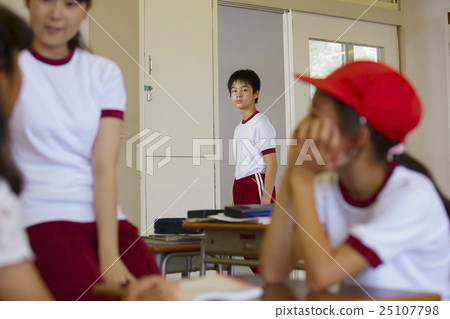 Primary school student love image 25107798