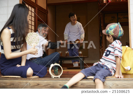 Edge side image 25108625