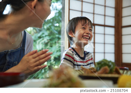 Lunch at my homecoming place 25108704