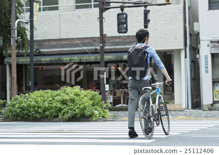 Internet company boss and subordinates 25112406