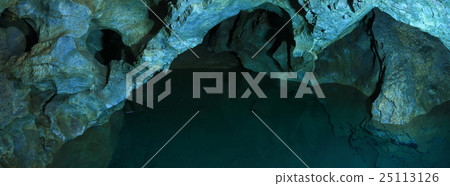 Oita prefecture Inazumi underwater cave cave pond panorama Oita prefecture Inazumi underwater cave cave pond panorama 25113126