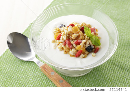 Yoghurt granola Yoghurt granola 25114541