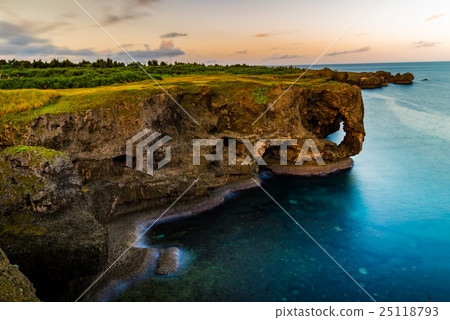 Morning glow, sea, landscape, Okinawa. 25118793